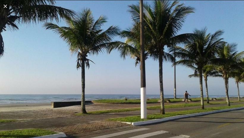 Casa Para Temporada Na Praia Grande Aprox 100 Mts Da Praia Villa Exterior foto